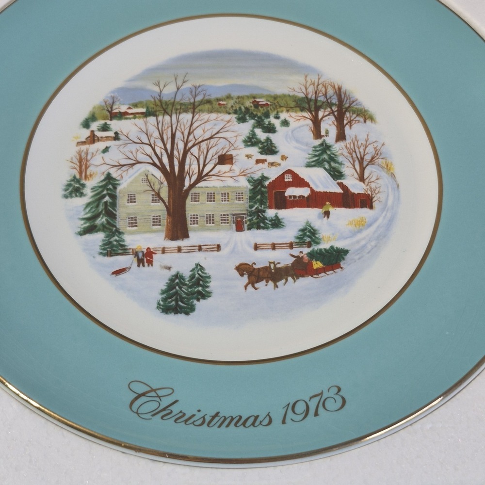 1973 Vintage Avon Christmas Plate "Christmas On The Farm"  First Ed. w/Box - Picture 8 of 16
